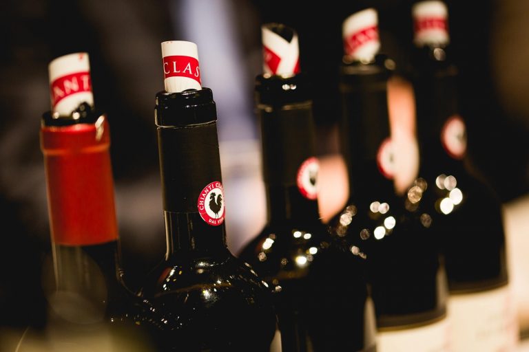 Nessuno tocchi il gallo nero del Chianti Classico: l’UE blinda il marchio