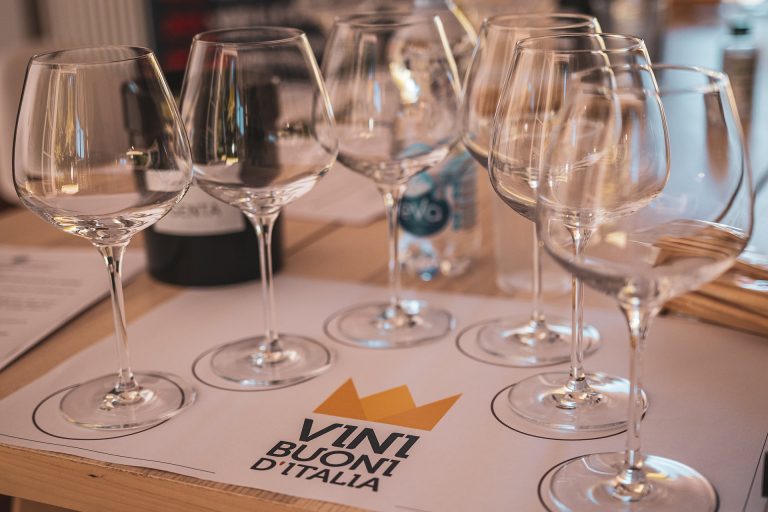 Corone Vinibuoni d’Italia 2023: ecco tutti i vini premiati
