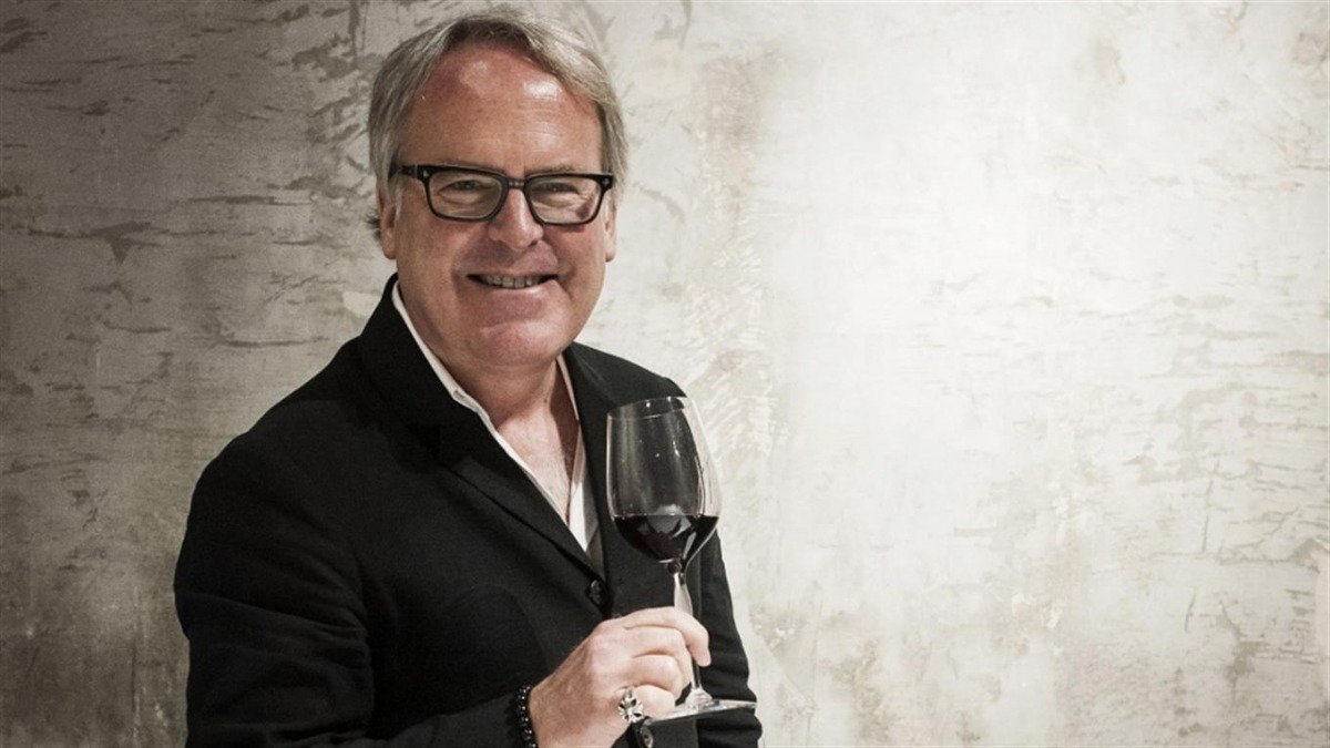 Un Etna Rosso è il miglior vino italiano del 2025 secondo James Suckling