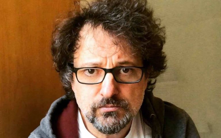 Leonardo Pieraccioni canzona gli intenditori di vino: “mi son sempre parsi esagerati”