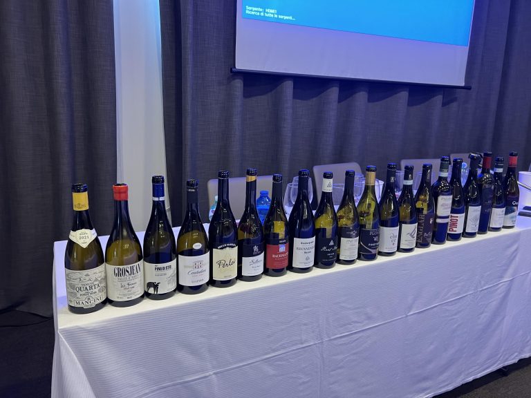 Il Pinot Nero italiano è molto meglio di quanto si pensi: ecco sei vini per averne la certezza